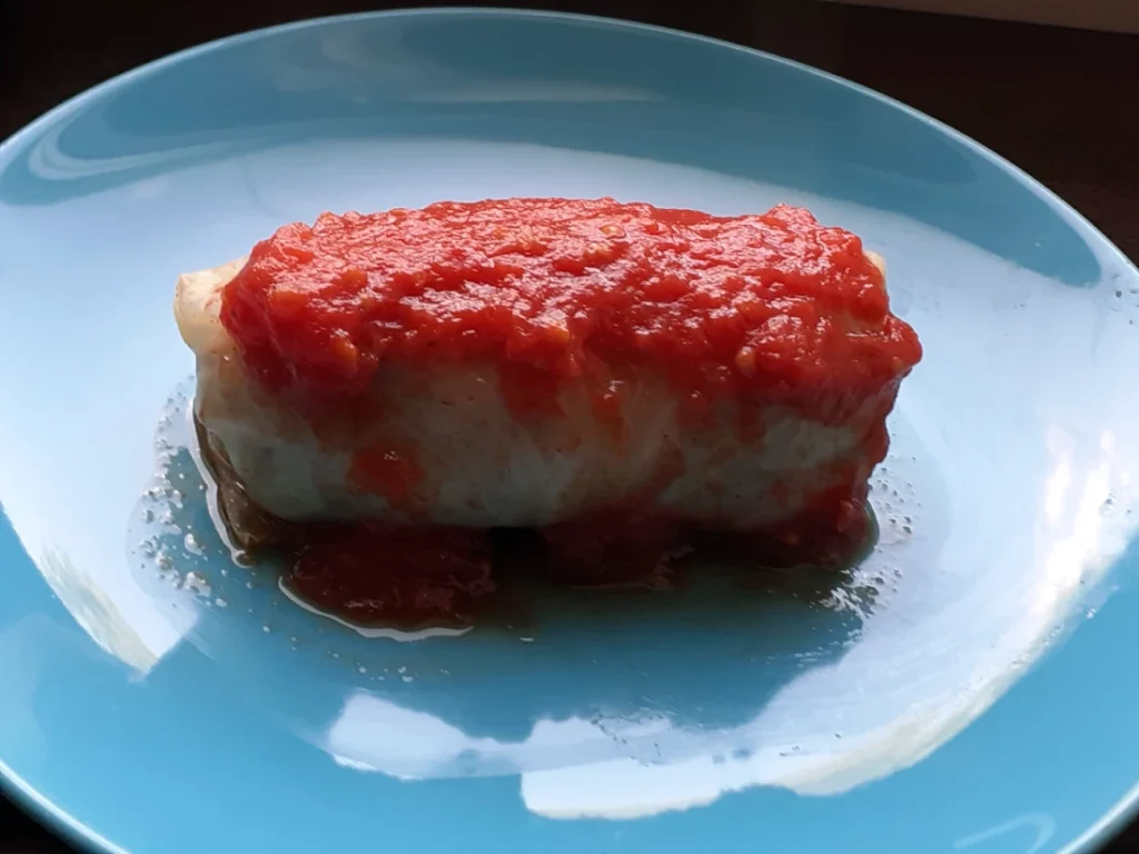 gołąbki w sosie pomidorowym