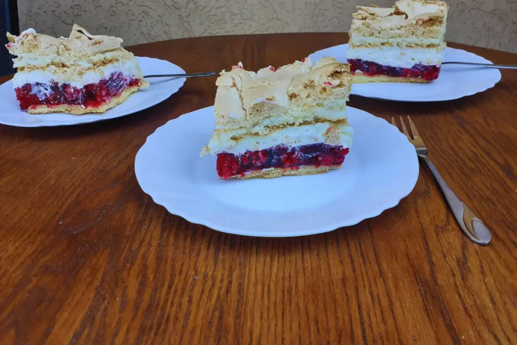 Malinowa chmurka z bezą