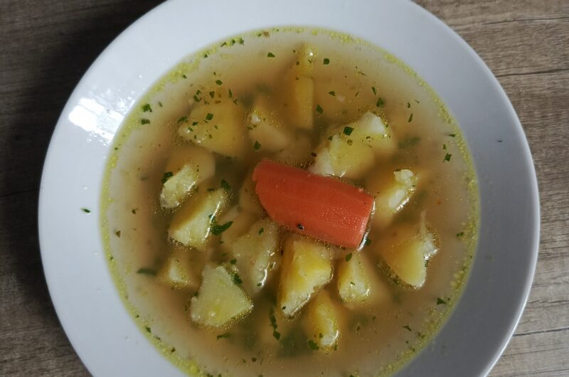 Rosół z Ziemniakami na kości wieprzowej