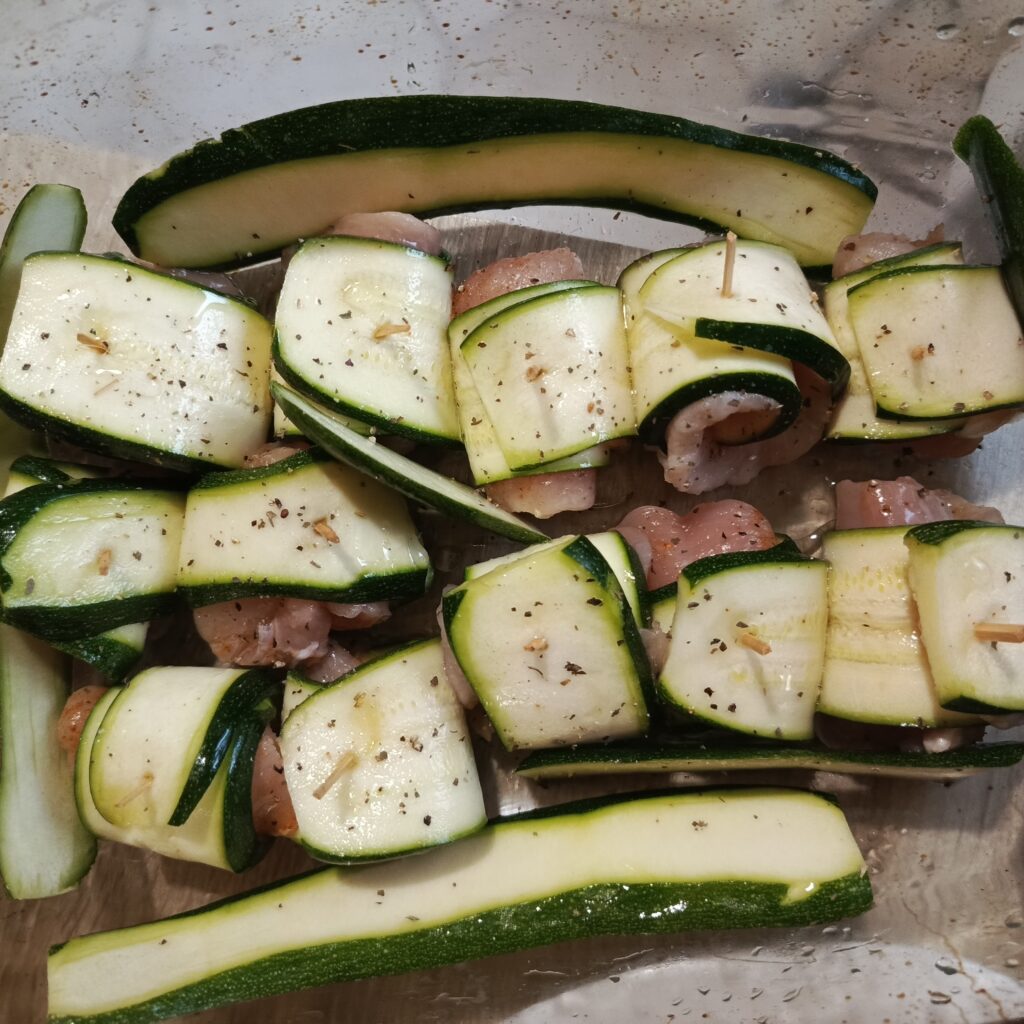 roladki z kurczaka z cukinią