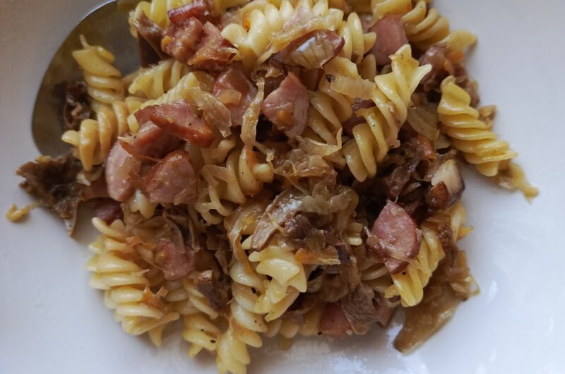 Łazanki z kapustą i kiełbasą